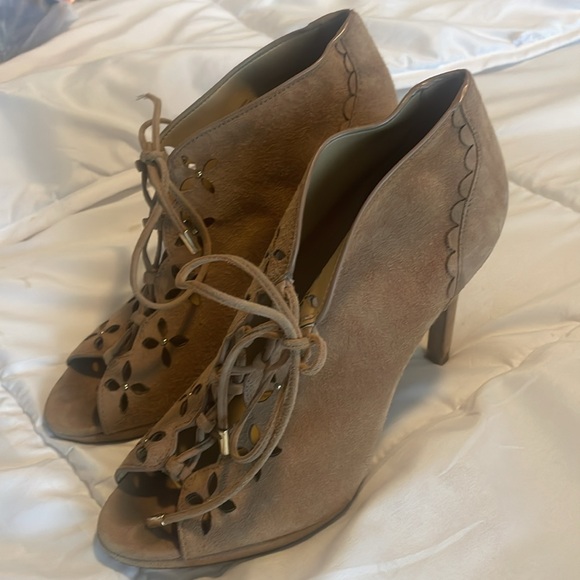 MICHAEL KORS HEELS - Picture 2 of 4